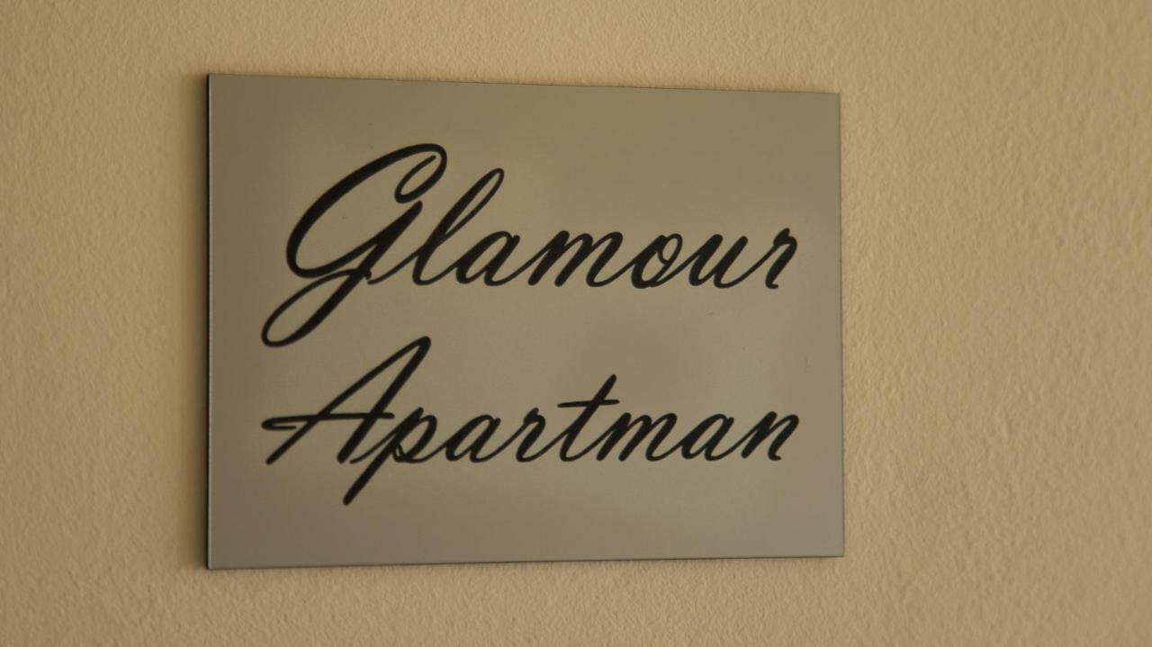 Glamour Apartman Eger Eksteriør bilde