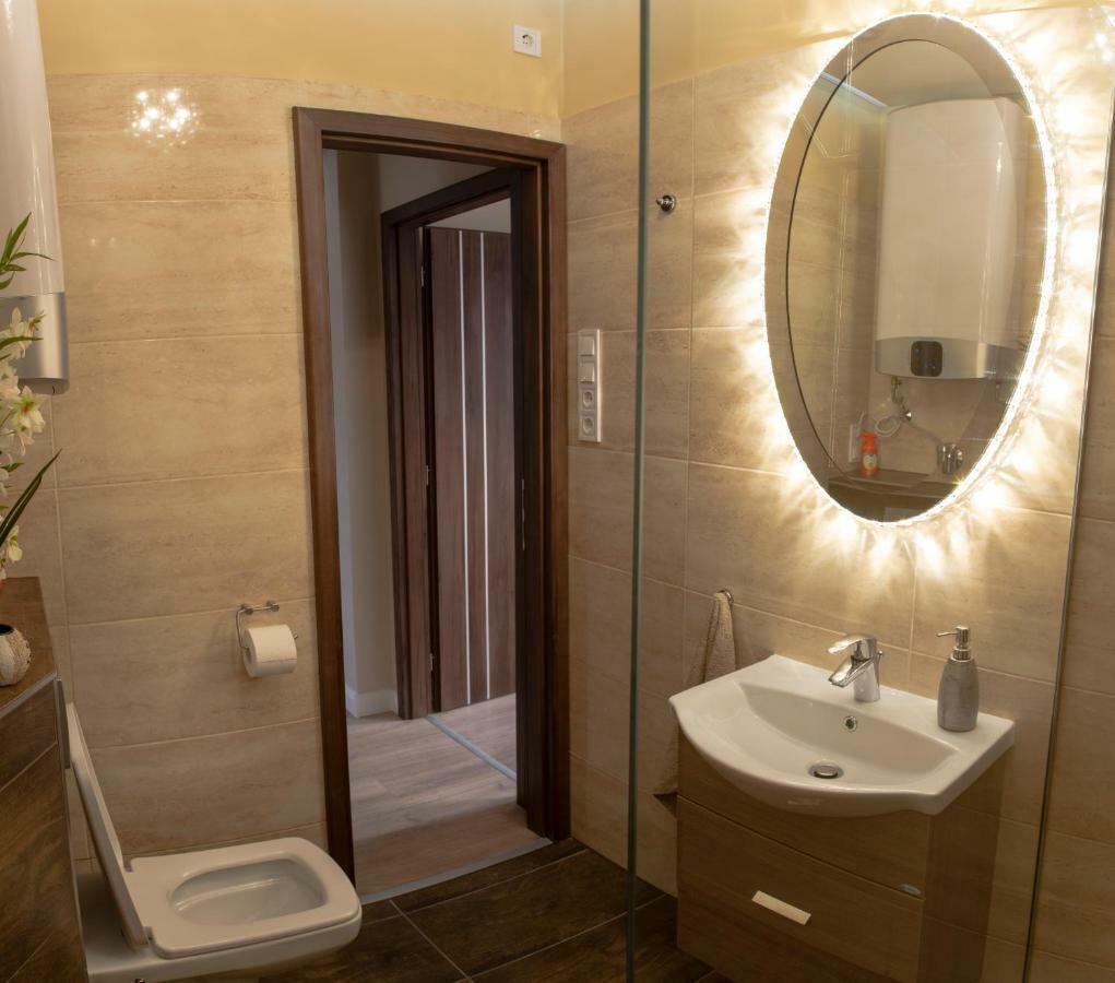 Glamour Apartman Leilighet Eger Eksteriør bilde